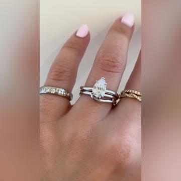 Dionne-1ctPear-18kWhiteGold-SeleneNoDia