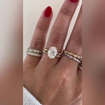 Cassidy-2.5ctOval-18kYellow-Enya