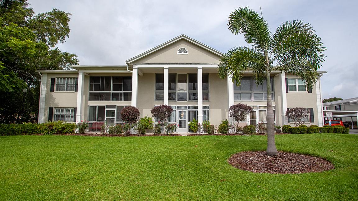 689 Lake Howard Dr. NW, Unit 219, Winter Haven, FL 33880