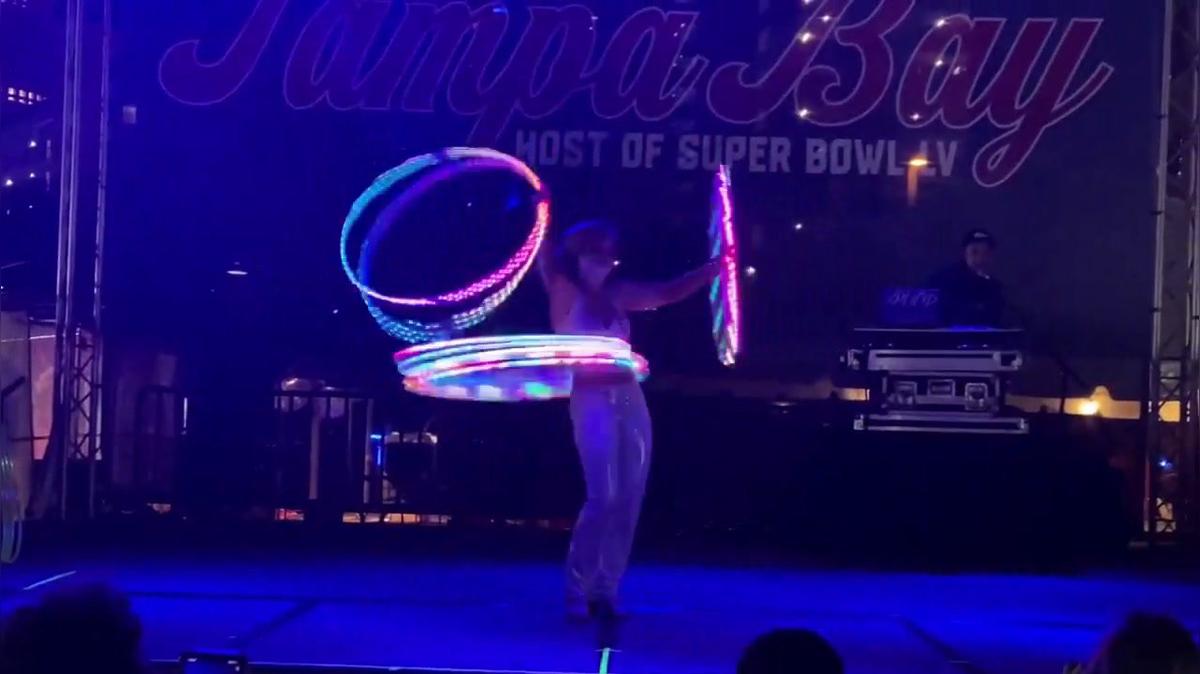 Hula Hoop Girl (D.C.) (E.S.P.)