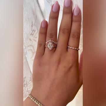 SerafinaOvalTempestLusiaRG