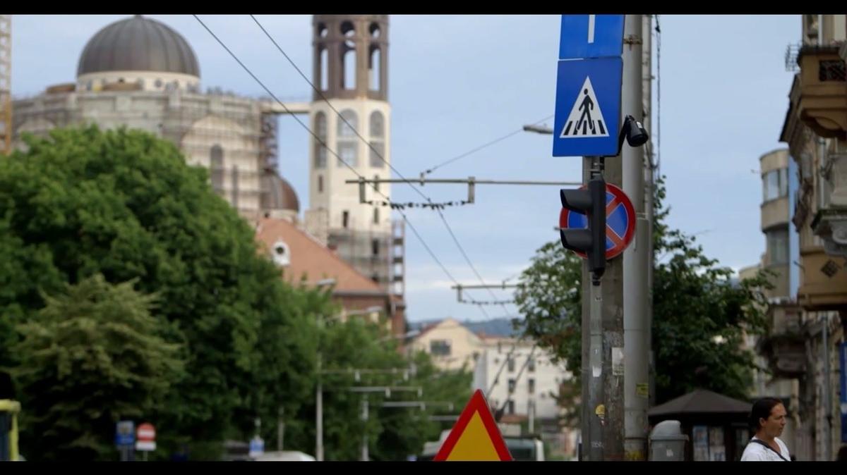 SQ-SUB - Is God Poor in Romania