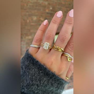 Kiara-3.5ctRadiant-18kYellow-Lusia