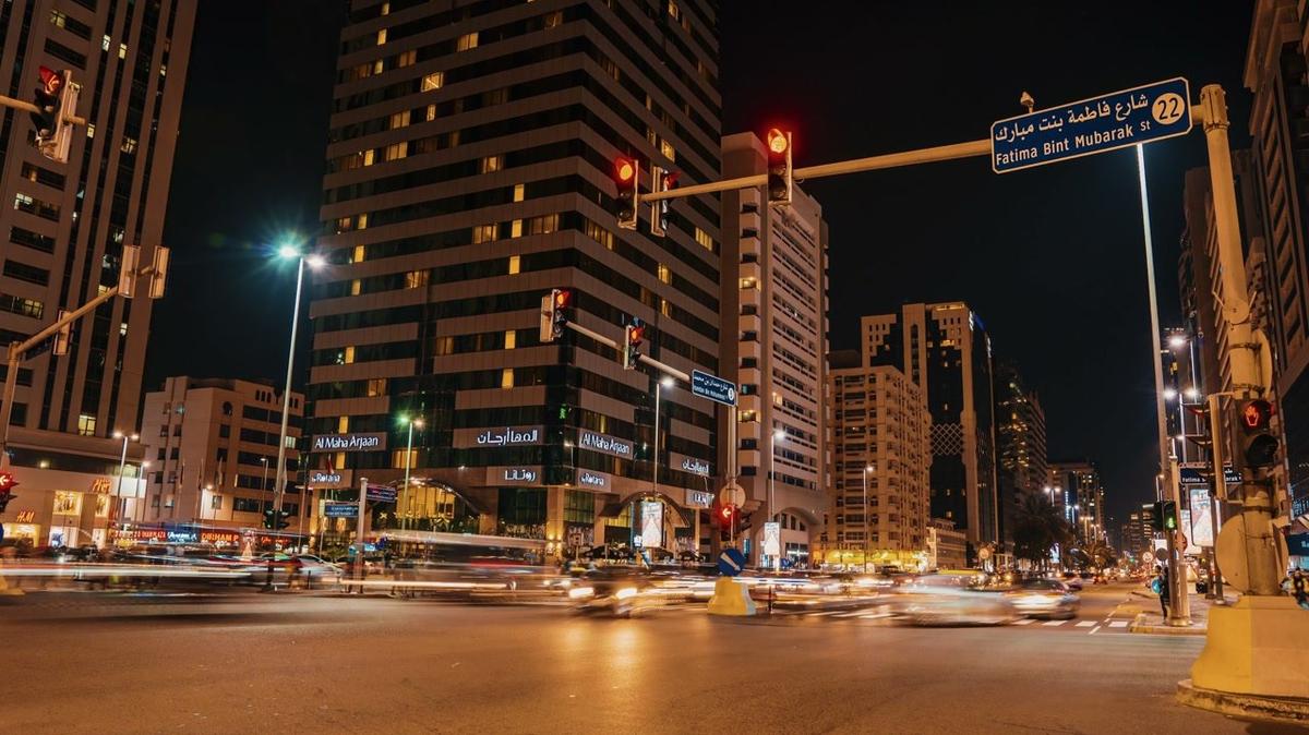 abu dhabi traffic rushing through the night streets-3