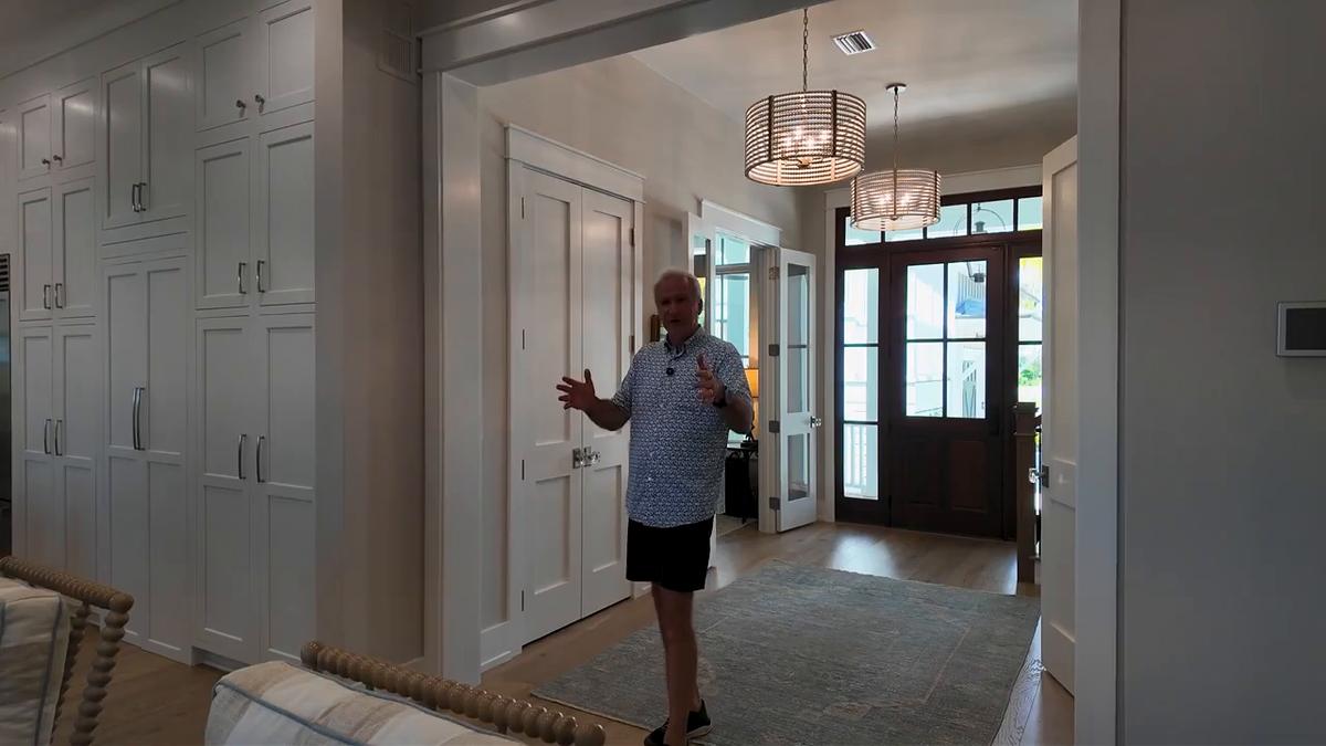 120 Homestead Ct - Magic L