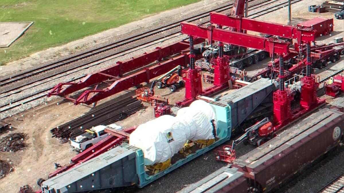 Heavyweight Champion: Barnhart’s 900-Ton Gantry Debut