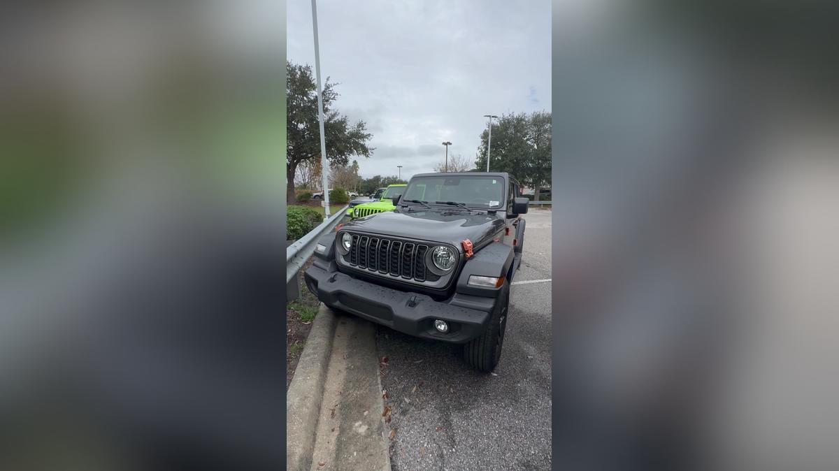 Amber's 2nd video 2025 Wrangler Sky 1 Touch by Carla @ Airport CDJR