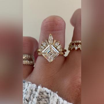 Alessandra-3ctAsscher-18kYellow-Isla