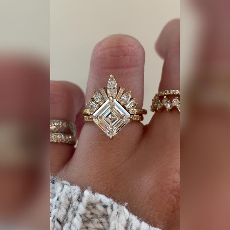 Alessandra-3ctAsscher-18kYellow-Isla