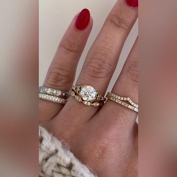 SkylaSapp-1.5ctRound-14kYG-NataliCurved