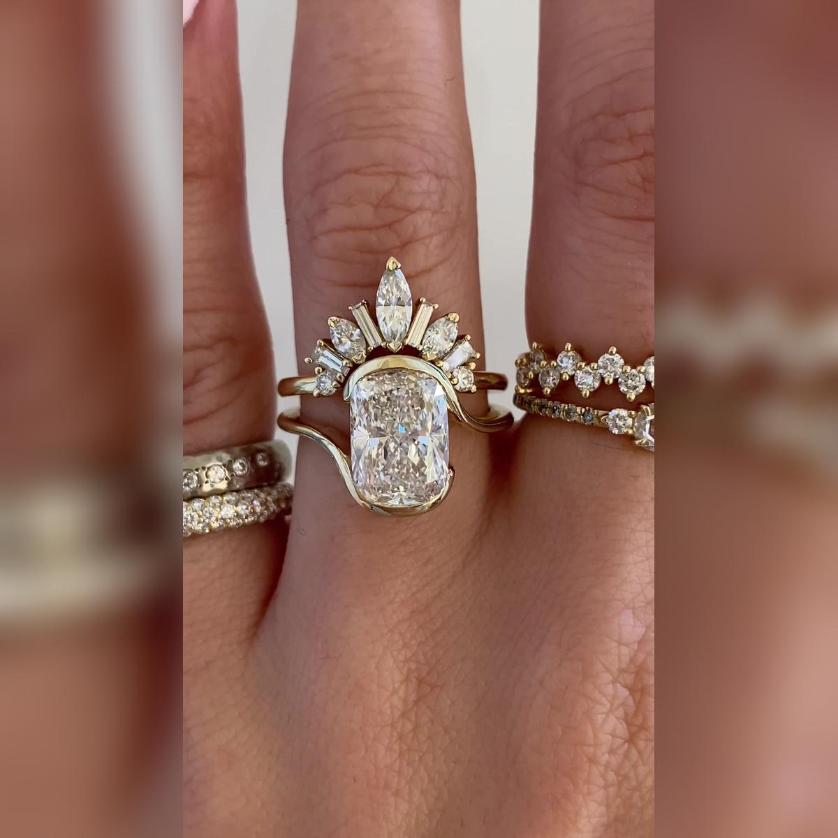 Salomé Cushion Wedding Band Pairings