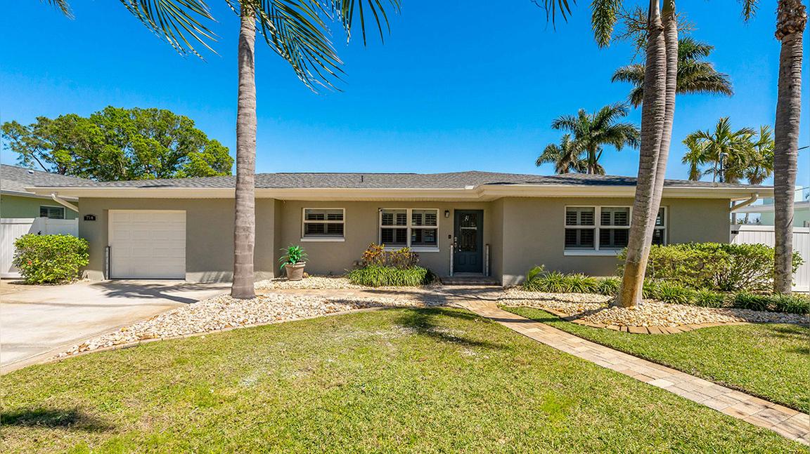 714 Bayshore Dr, Tarpon Springs, FL 34689
