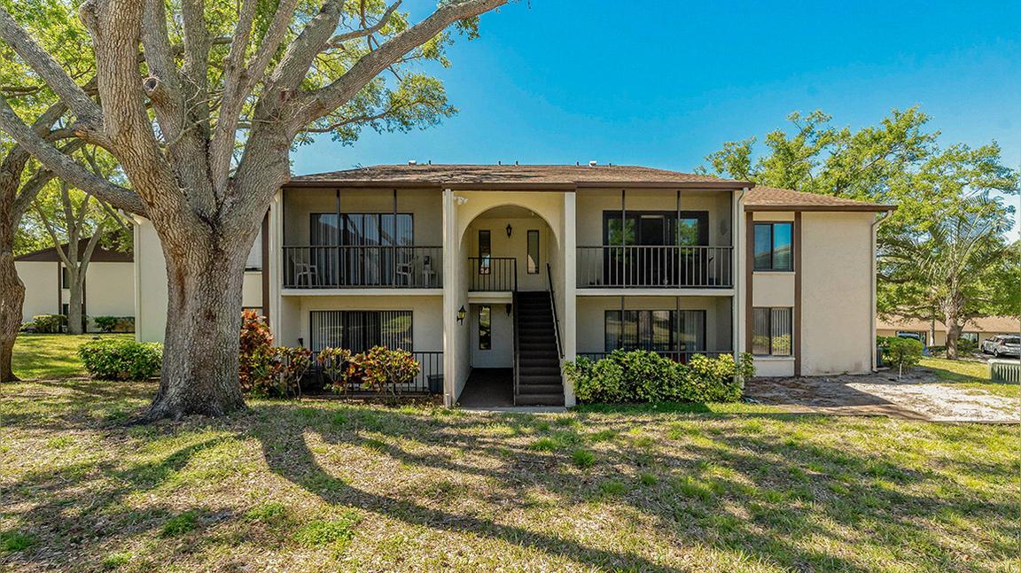 1737 Pine Ridge Way W, Unit B1, Palm Harbor, FL 34684