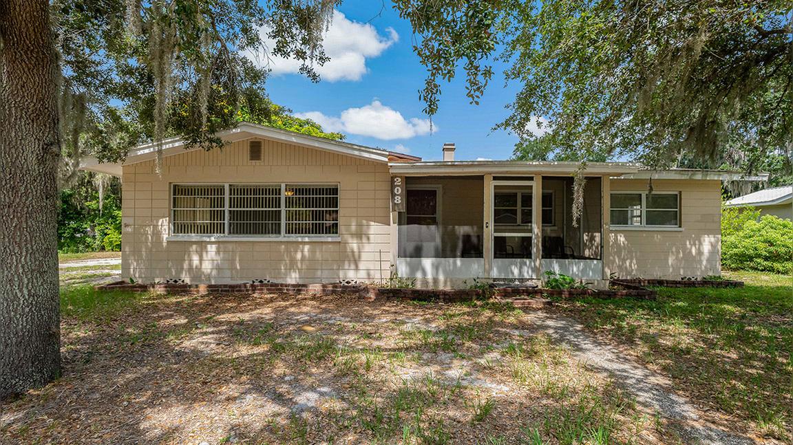 208 Lake Dale Dr, Auburndale, FL 33823