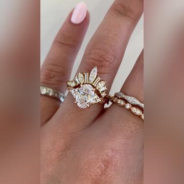 Odelia-2ctOval-14kRose-Isla