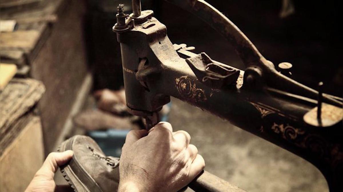 Shoe Repair Shop in Pembroke Pines FL, Tic Toc Shoe Repair and Alterations