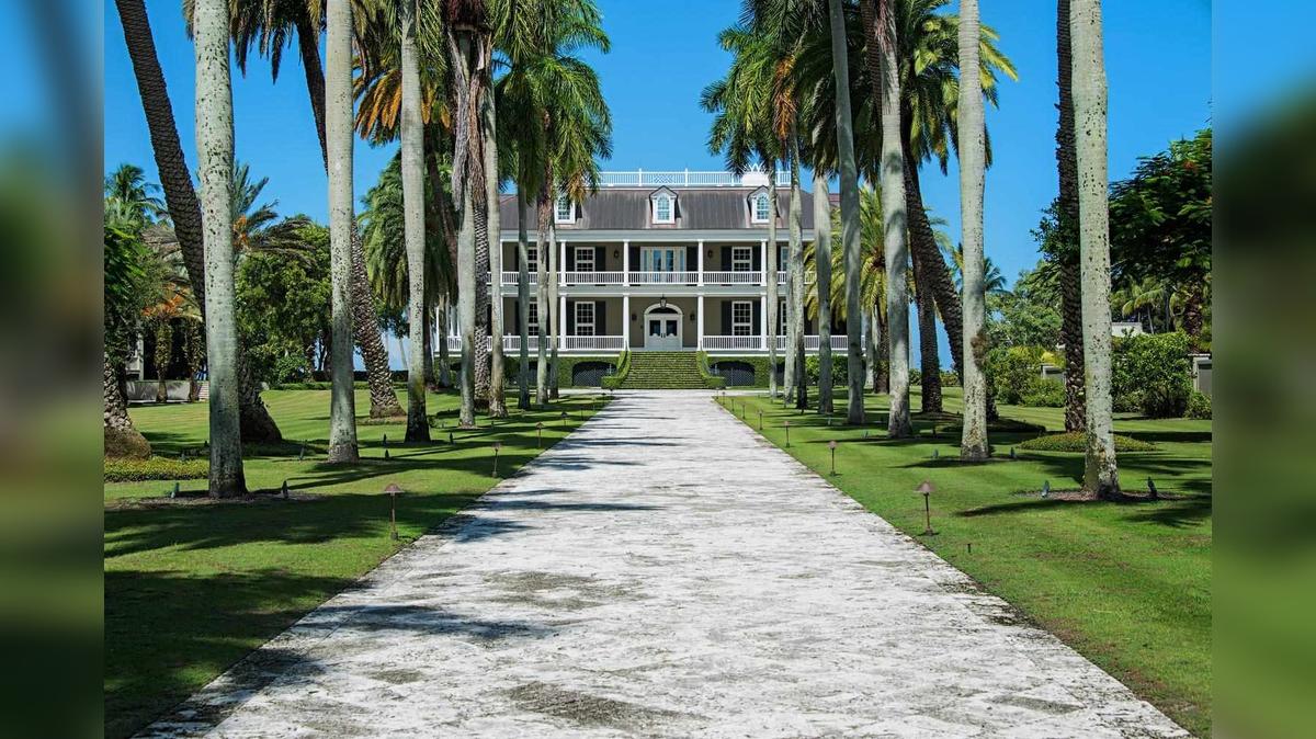 2500 Gordon Drive, Naples, FL
