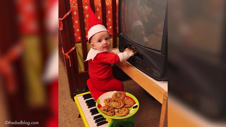 Süßer Baby-Weihnachtself erobert Instagram-Community