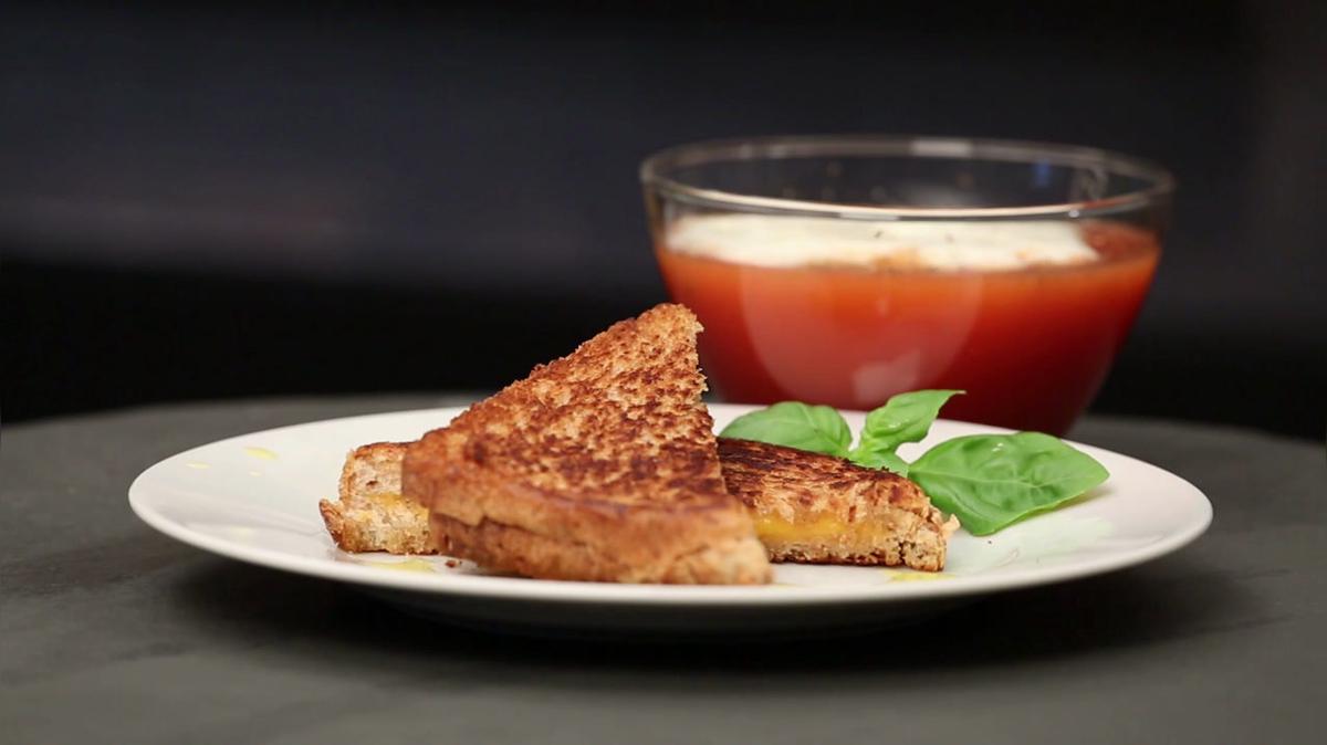 Grilled Cheese mit Tomatensuppe