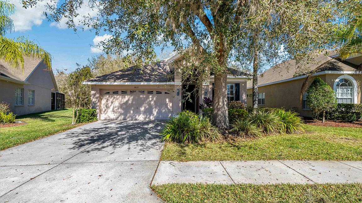 30635 Pumpkin Ridge Drive, Wesley Chapel FL
