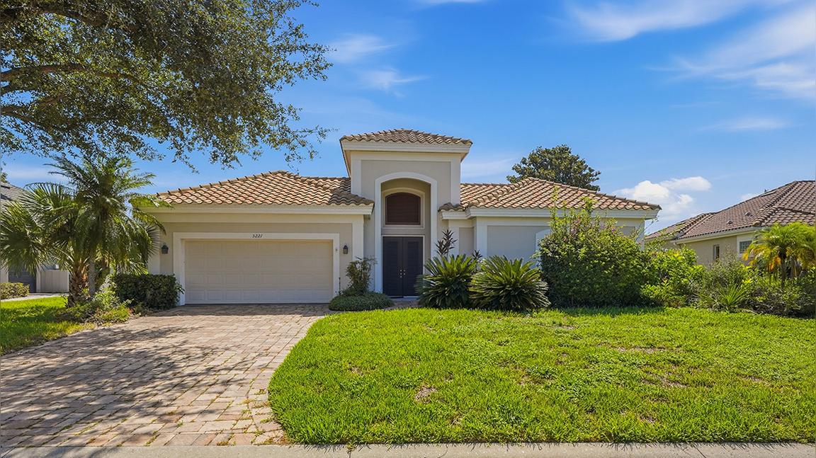 5221 88th St E, Bradenton, FL 34211