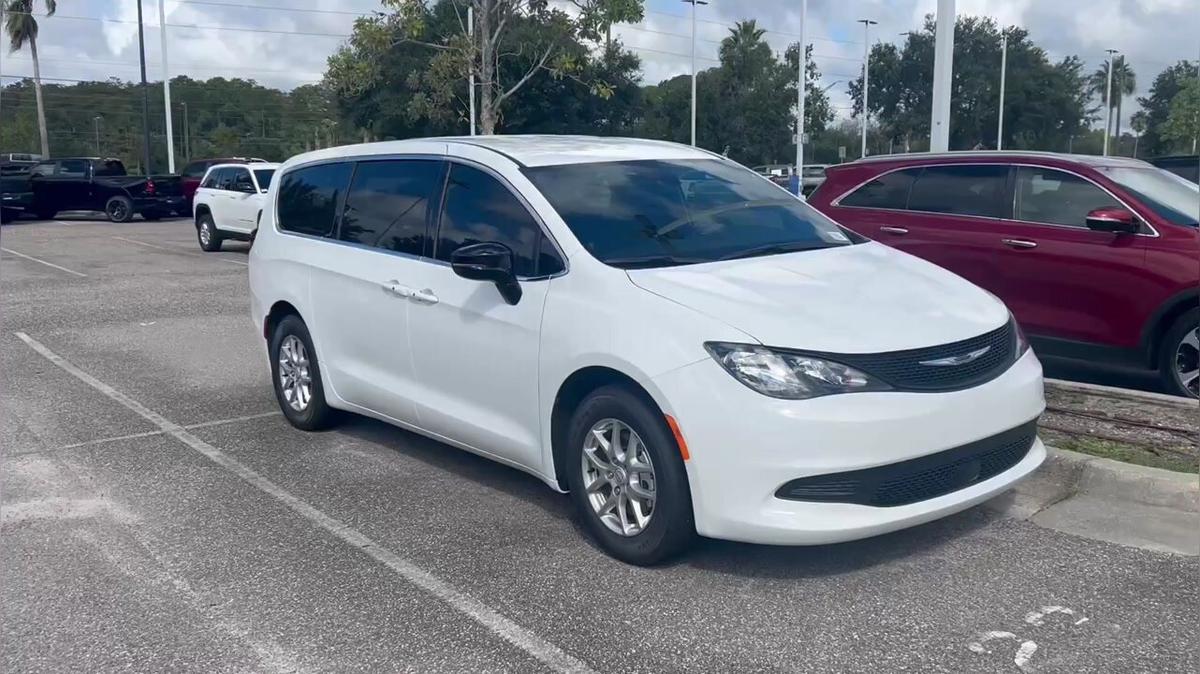 Felecia's Chrysler Voyager LX - By Nik