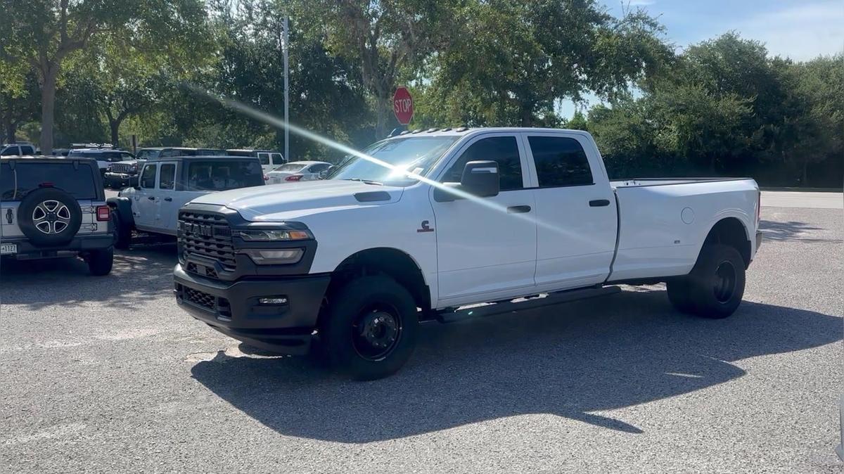 2025 3500 Tradesman