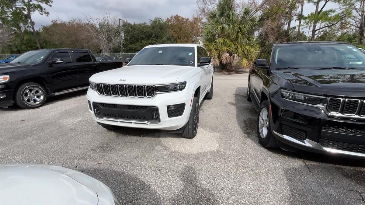 Crystal's Grand Cherokee L @AirportCDJR /// Joanis - 386.366.2227