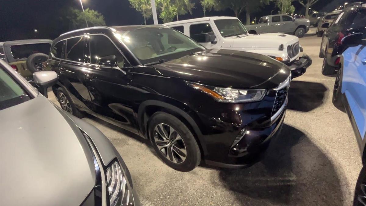 Justin’s Highlander @AirportCDJR - Joanis 386.366.2227