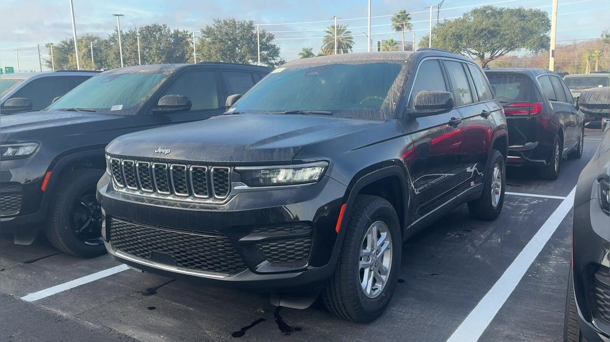 2025 Jeep Grand Cherokee Laredo 4x4