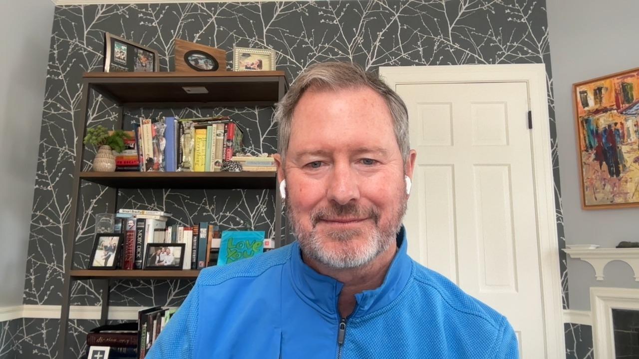 Briefly introduce yourself and explain what led you to apply for the Golden Apple Scholars Program.