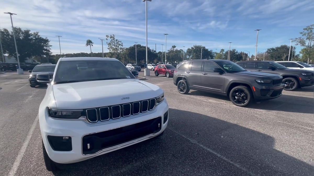 Sheila's Grand Cherokee - By Nik