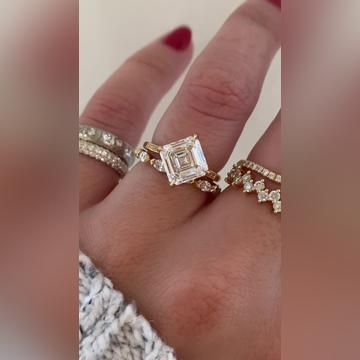 Alessandra-3ctAsscher-18kYellow-Enya