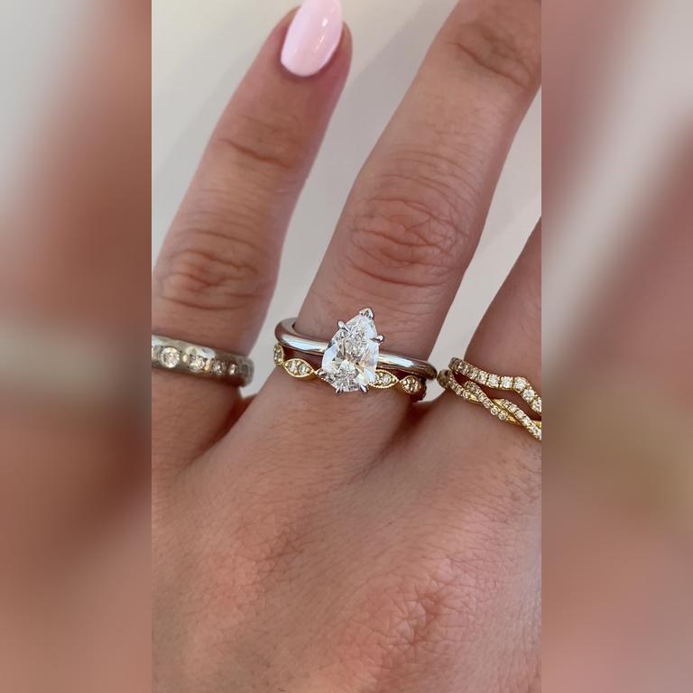 Dionne-1ctPear-18kWhiteGold-NataliCurve