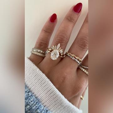 Cassidy-2.5ctOval-18kYellow-Isla