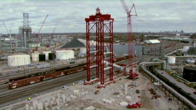 Modular Lift Tower-Refining Vessel Lift