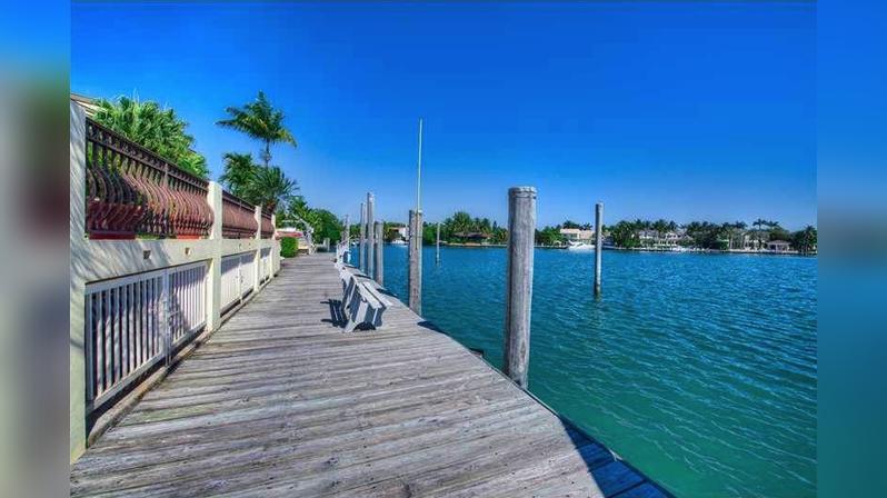 28 Harbor Point Dr, Key Biscayne, FL