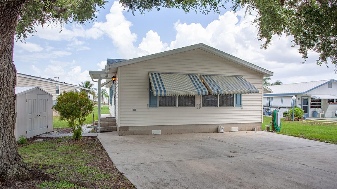 20 Royal Coachman St., Lake Wales, FL 33898