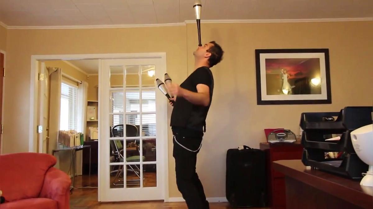 Juggler Eric.mp4