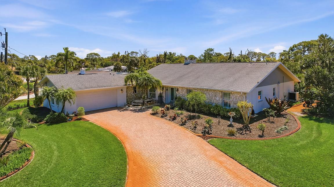 1231 Bayshore Dr, Englewood, FL 34223_MLS