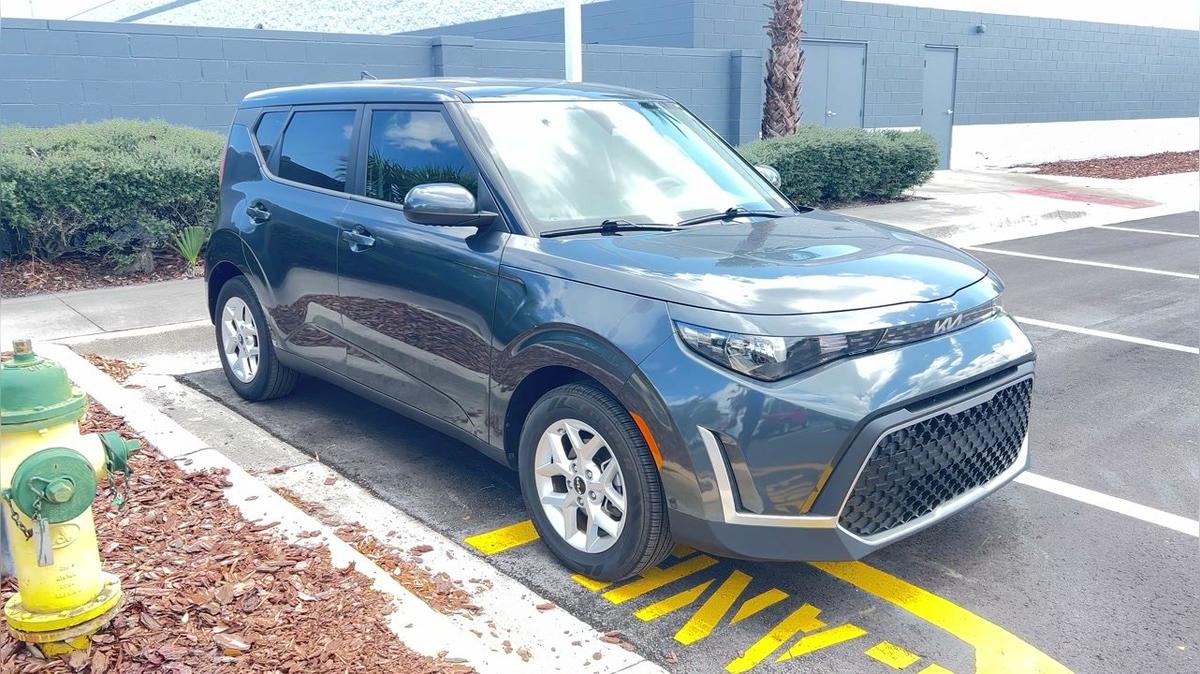 Gabrielle's Kia Soul video by Walter/ Airport CDJ 407-541-6200