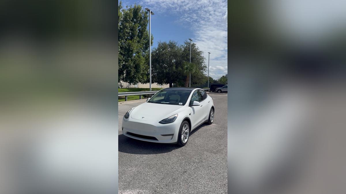 Ivey&#39;s Tesla by Saymon