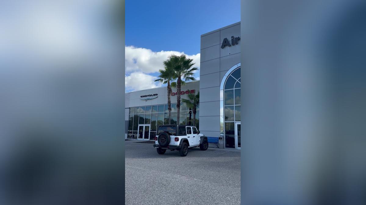 Adeli's video by Carla @ Airport CDJR