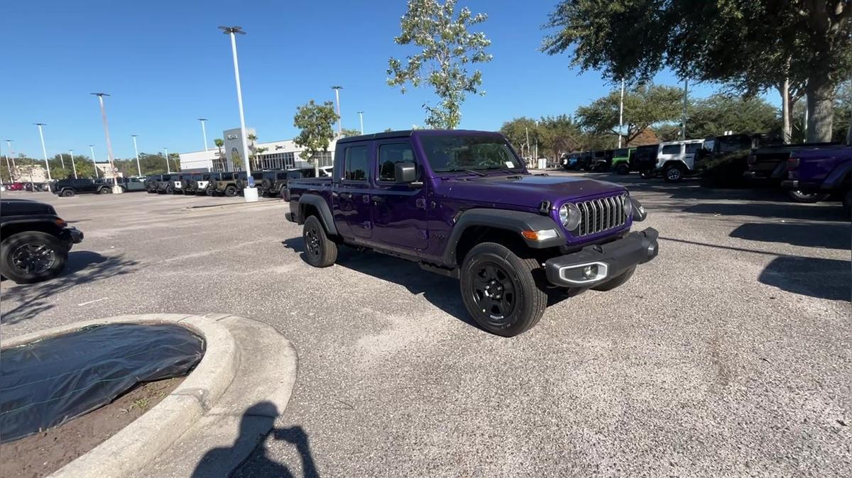 Diana's Jeep Gladiator @AirportCDJR /// Joanis - 386.366.2227