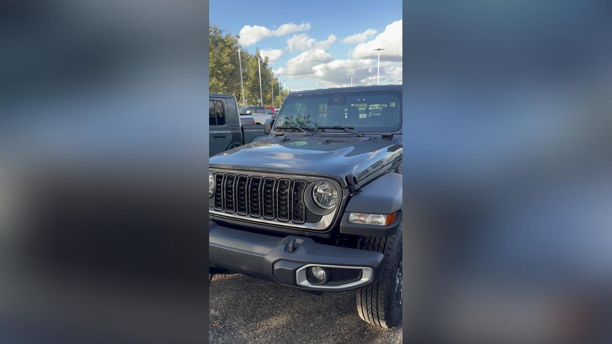 Samantha's video 2025 Gladiator Sport S by Carla @ Airport CDJR