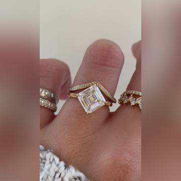 Alessandra-3ctAsscher-18kYellow-Brooke