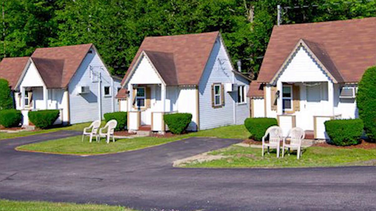 Motels in Lincoln NH, River Bank Motel &amp; Cabins
