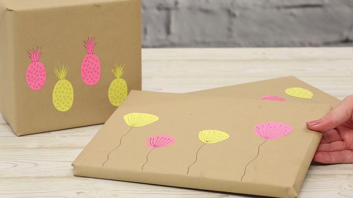 Geschenke verpacken mit Post-its