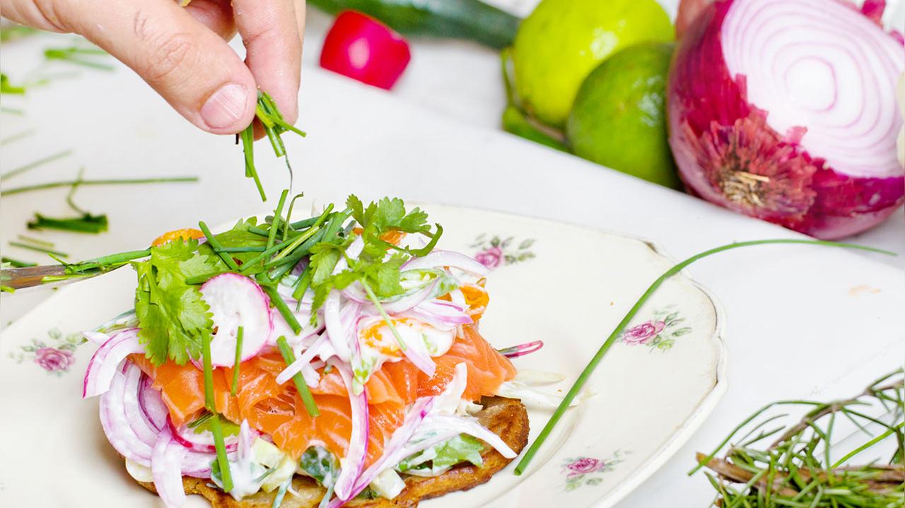 Smoked salmon burgers