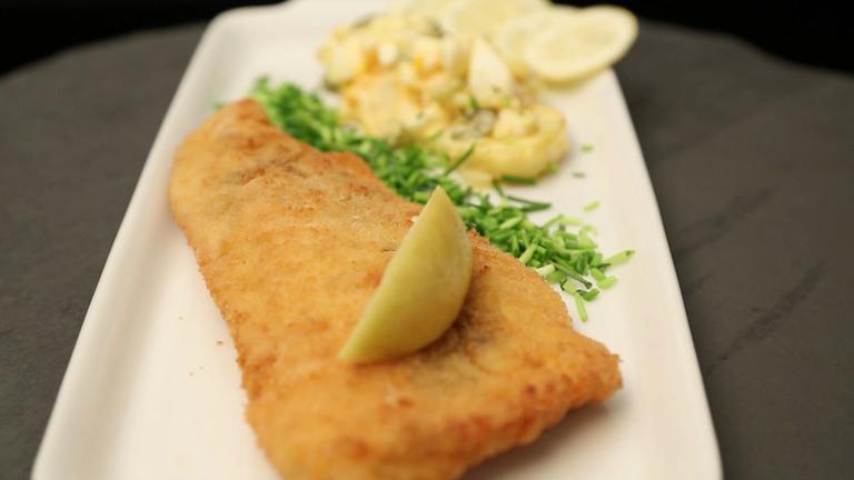 Schnitzel panieren